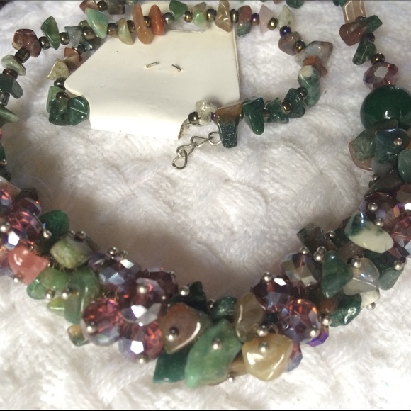 Elegant fashionable beaded necklace (earth color) - Picture 2 of 5